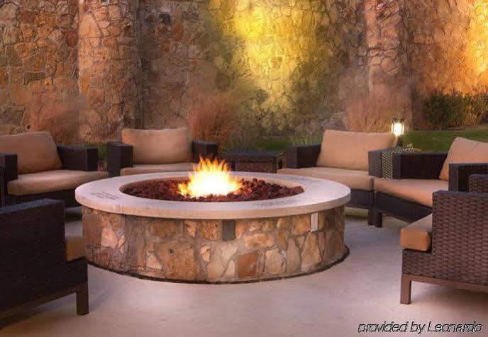 Courtyard By Marriott Denton Hotell Eksteriør bilde